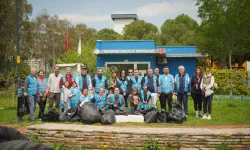 İzmir'de 'Temiz Park' etkinliğiyle parklar pırıl pırıl oldu