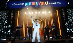 Gökhan Türkmen Bursa Kültür Yolu Festivali'nde Unutulmaz Bir Konsere İmza Attı