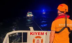 Kilitbahir açıklarında sürüklenen tekne kurtarıldı