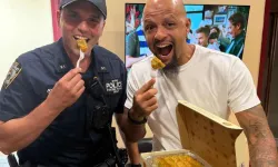 New York'ta Sürpriz Buluşma: Türk Dedektiften Felipe Melo'ya Baklava