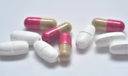 Bilinçsiz antibiyotik kullanımı tedaviyi zorlaştırıyor