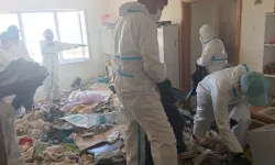 Nilüfer'de çöp evden 28 ton atık çıkarıldı