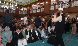 Gaziantep'te Celal Karatüre ilahileri çocuklarla söyledi