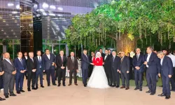 İçişleri Bakanı Mustafa Çiftçi'den genç çifte '3 Çocuk' mesajı