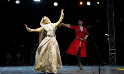 İstanbul Beylikdüzü'nde Uluslararası Halk Dansları zamanı