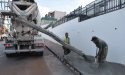 Kocaeli İzmit Belediyesi'nden Tüysüzler'e beton kaldırım