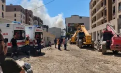 Malatya'da konteyner kent alevlere teslim oldu