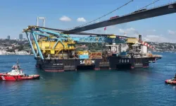 Dev Vinç Gemisi Saipem 7000 Boğazlar'ı Emniyetle Geçti