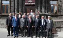 Bakan Yaşar Güler Kars Belediyesini ziyaret etti