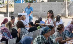 Bornova'da kadınlar bostanda buluştu