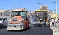 Şanlıurfa Haleplibahçe Caddesi'nde asfalt çalışmaları sürüyor