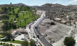 Şanlıurfa'da 'Kültür ve Turizm Yolu'nda sıcak asfalt çalışması başladı