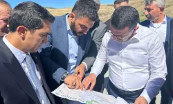 Sarıkamış'ta yol çalışmaları devam ediyor