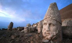 Zirvede binlerce yıllık miras: Nemrut Dağı