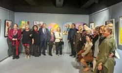 AKK 'Kızlar Hep Gülsün Karma Sergisi'ne ev sahipliği yaptı