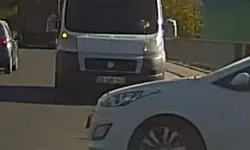 Düzce'de ters yönde ilerleyen minibüs trafiği tehlikeye düşürdü