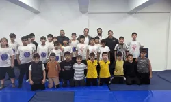 Kırıkkale'de öğrenciler güreşle spora kazandırılıyor