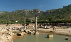 Klaros'ta 3 bin 300 yıllık kehanetin izinde