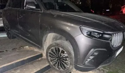 Son anda frenle kurtuldu! Merdivenleri fark etmeyen sürücü ölümden döndü