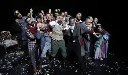 Konya'da Şehir Tiyatrosu 43 bini aşkın sanatseveri buluşturdu