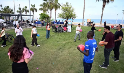 Hello Mersin sahilde dil pratiğiyle buluştu