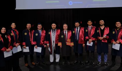 İletişim fakültesinde mezuniyet heyecanı