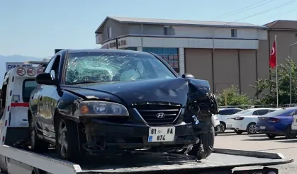 Düzce'de otomobil karşı şeride geçti: 2 yaralı!
