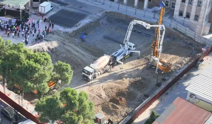 Soma'da 100 Milyon TL'lik Ferdi Zeyrek Kent Meydanı ve Otopark Temeli Atıldı