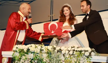 Sultan II. Abdülhamid Han'ın Torunu Mohammed Halil Osmanoğlu Dünyaevine Girdi