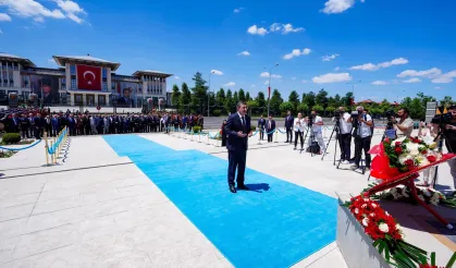 Cevdet Yılmaz 15 Temmuz Anıtı'nı Ziyaret Etti: Şehitler Anıldı