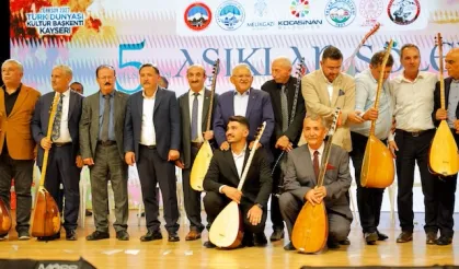 5. Uluslararası Âşıklar Şöleni'nde renkli görüntüler
