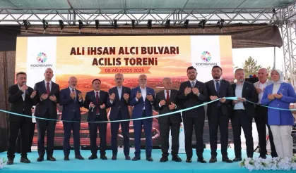 Bakan Uraloğlu'ndan Memduh Çolakbayrakdar'a övgü