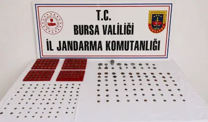Bursa'da tarihi eser operasyonu! 273 sikke ve 18 obje ele geçirildi