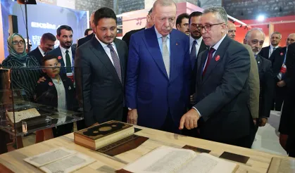 Cumhurbaşkanı Erdoğan'dan 'kitap' vurgusu... 'Bizi köklerimize bağlayan en güçlü damar'