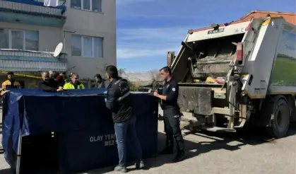 Erzurum'da çöp kamyonunun çarptığı kadın hayatını kaybetti