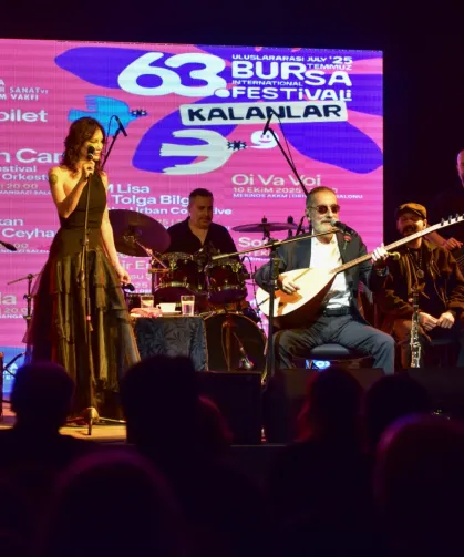 Bursa Festivali'nde Soner Olgun konseri