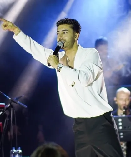 Kurtuluş Kuş'tan sahneye damga vuran albüm lansmanı