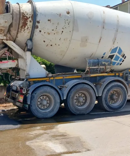 Elazığ'da yollara beton döken miksere para cezası