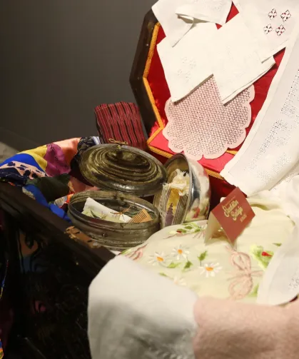 Gaziantep'te 'Sandıktan Belleğe: Meral Dai'nin 70 Yıllık Çeyizi' sergisi açıldı