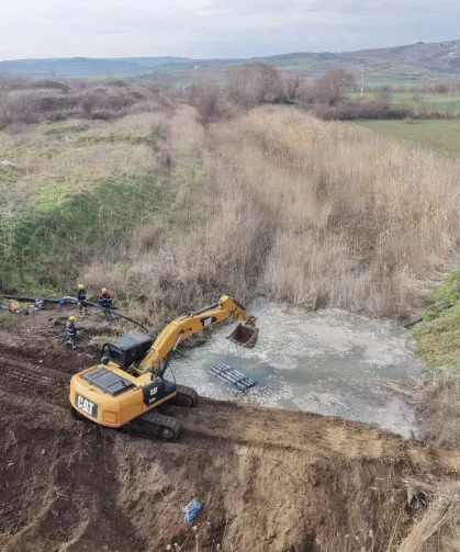 Tekirdağ'da denize akan su tarlalara can oldu... Kuraklığa 'bent' çekildi!