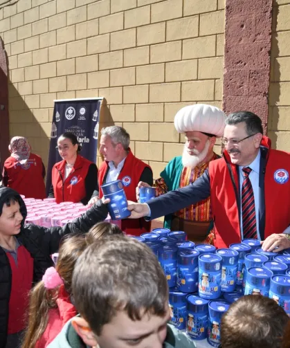 Trabzon'da tekne orucu etkinliğinde çocuklarla buluşma