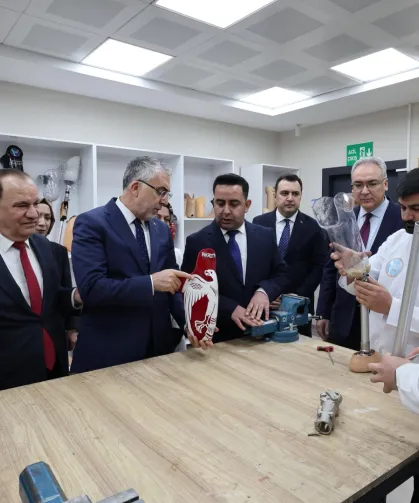 Bakan Işıkhan'dan Gaziantep'te o merkeze ziyaret