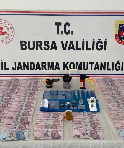 Bursa'da araçtaki zuladan çok sayıda madde çıktı