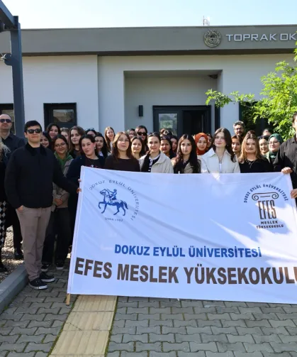 Gençler kariyerleri için Efes Tarlası Yaşam Köyü'nde buluştu