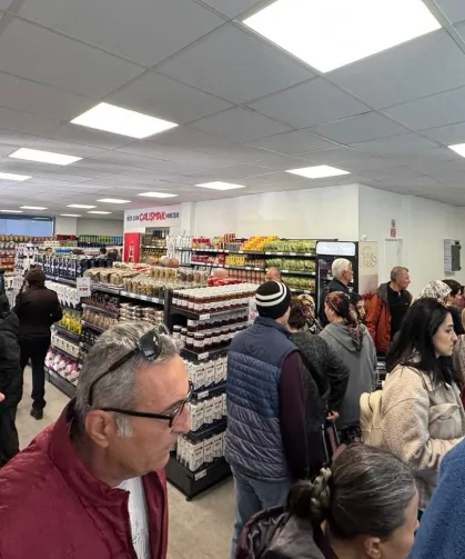 İZMAR 21'inci şubeyi Çiğli'ye açtı... Sırada Bayraklı ve Menemen var