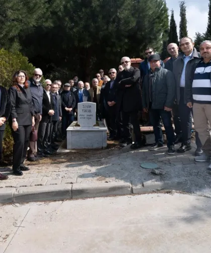 İzmirli usta gazeteci mezarı başında anıldı
