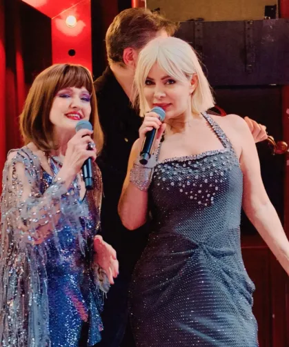 Ömür Gedik ve Gülden Karaböcek Bursa'da sahneyi salladı