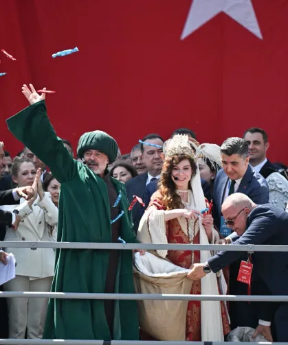 Manisa'da 10 ton şifa yağdı