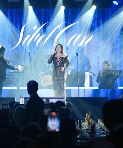 Sibel Can Yavru Vatan'da büyüledi