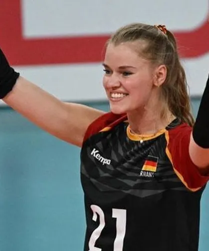 Eczacıbaşı Dynavit, Camilla Weitzel ile imzaları attı